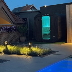 Tuinen, zwembaden en sauna's